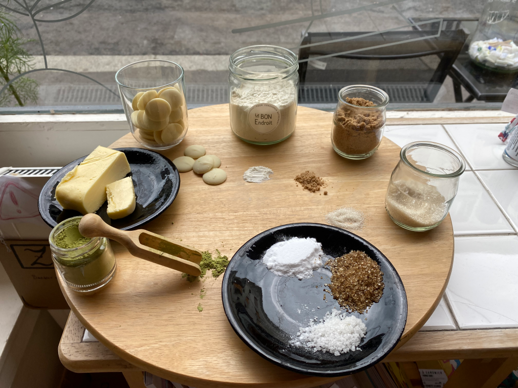 Les Bons ingrédients pour les cookies matcha chocolat blanc